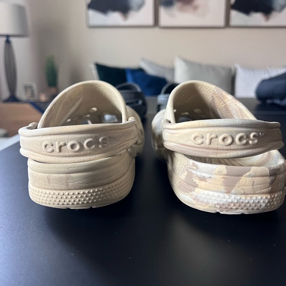 Crocs - Picture 2 of 8